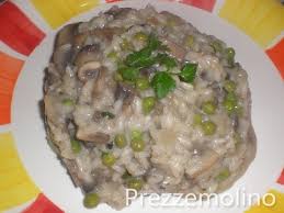 Se ti piacciono i risotti, non perderti le raccolte che trovi sotto la foto! Ricetta Risotto Ai Funghi E Panna All Onda Youtube