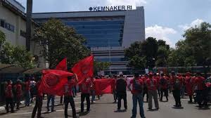 Mohon kesediaan anda meluangkan waktu untuk memperbarui data anda melampirkan dokumen pendapatan anda (slip gaji terakhir atau copy spt 1721/a1/a2 atau spt 1770) yang terkini kepada kami. Begini Penjelasan Kfc Ke Bei Soal Polemik Pemotongan Upah Pekerja Berita Satu