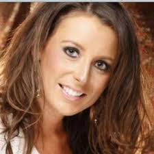 Carrie Crouse's Instagram, Twitter & Facebook