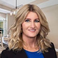 Andrea Downing's Instagram, Twitter & Facebook