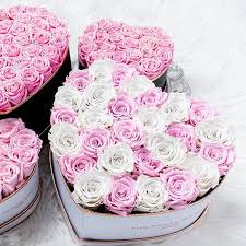 Unsere Limitierten Herzboxen Sind Ab Sofort Online Erhaltlich Verpasst Sie Nicht Und Bestellt Gleich Auf Www The Flower Boxes Preserved Roses Forever Flowers