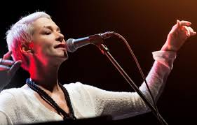 0 ratings0% found this document useful (0 votes). H Melina Kana Me Ta Polytima Tragoydia Ths Sto Emileon Music Stage Agrinionews