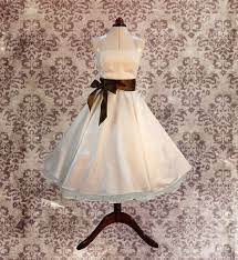 Maybe you would like to learn more about one of these? Hochzeitskleid Knielang Brautkleid 50er Jahre Frau Lux Vintage
