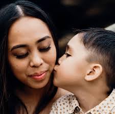 Lisa Malo's Instagram, Twitter & Facebook