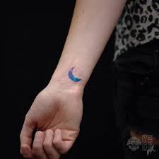 This is probably the reason why moon tattoos are so popular among both men and women. 44 Mystical Moon Tattoo Designs And Meanings Tattoobloq Small Crescent Moon Tattoo Moon Tattoo Designs Cresent Moon Tattoo