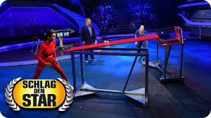 Bei schlag den star traten am samstagabend sänger wincent weiss (28) und schauspieler edin hasanovic (29) gegeneinander an. Zum Sieg Gepustet Verona Pooth Vs Janine Kunze Spiel 13 Schlag Den Star Youtube