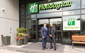 12% (628) hotel location & nearby attractions. Discreet Security