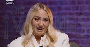 Rocío Flores, "destrozada" en su regreso a Telecinco: "Pensaba que mi padre se iba a suicidar"