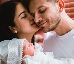 Daniella Cabello confirmó que dio a luz a una niña llamada Danna Isabella  (+fotos)