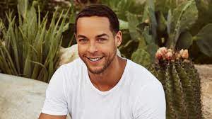 Der bachelor lehnt sich an das amerikanische format the bachelor bei abc an, das 2002 erstmals produziert wurde. Der Bachelor 2019 Andrej Mangold Ist Der Neue Rosenkavalier