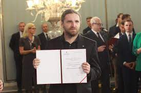 We did not find results for: Dantejskie Sceny Pod Sejmem Wsciekly Tlum Zaatakowal Posla Sosnierza Wideo Super Express Wiadomosci Polityka Sport