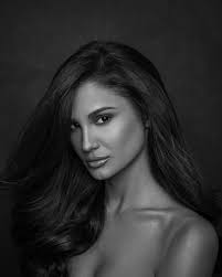 Seleccioné esta foto al natural pues es un recordatorio de cómo inicié mi  viaje en Miss Universe Puerto Rico. Una celebración de la simpleza y un  recordatorio de que aunque la evolución