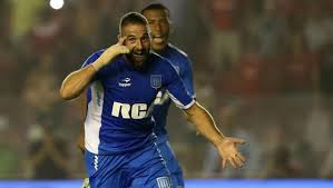 Lisandro ezequiel lopez, which is his full name, is a player. Lisandro Lopez Otra Renovacion Bomba En Primera Licha Lopez Sigue En Racing Mundo D