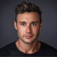 Thomas Riviello's Instagram, Twitter & Facebook