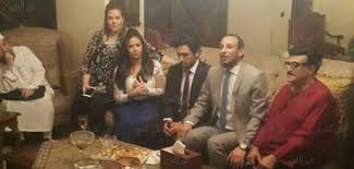 الفنانة إيمي سمير غانم كانت آخر الشخصيات العامة، التي استهدفها هذا النوع من الصفحات، فقد وجه الفنان حسن الرداد، تنبيها لمتابعيه، بأن هناك صفحة مزيفة على موقع التواصل الاجتماعي فيسبوك تنتحل. ØµÙˆØ±Ø© Ø­Ø³Ù† Ø§Ù„Ø±Ø¯Ø§Ø¯ ÙŠØ¹Ù‚Ø¯ Ù‚Ø±Ø§Ù†Ù‡ Ø¹Ù„Ù‰ Ø¥ÙŠÙ…Ù‰ Ø³Ù…ÙŠØ± ØºØ§Ù†Ù… Ø®Ø¨Ø± ÙÙŠ Ø§Ù„ÙÙ†