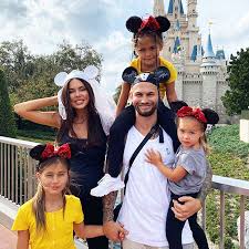 Модель и рэпер публикуют потрясающие фото в соцсетях. Zhena Dzhigana Oksana Samojlova O Situacii V Seme Eto Byl Hudshij Mesyac V Zhizni Hello Russia