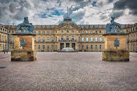 neues schloss unnutzes wissen stuttgart stadtfuhrung