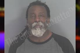 Kenneth Luster's Instagram, Twitter & Facebook