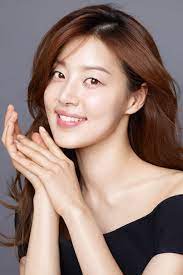 This was followed by leading roles in period dramas capital scandal and yi san, contemporary dramas cain and abel and padam padam, romantic dramas rooftop prince, familiar wife, and the light in your eyes, as well as. Han Ji Hye Filme Alter Biographie