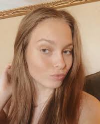 bailey 🪩🩷⚡️