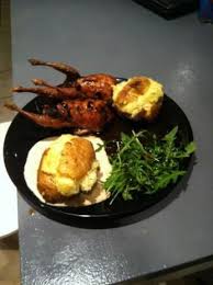 Recette Cailles Farcies Au Foie Gras Et Aux Raisins Blancs En Video Recette Recette Caille Farcie Caille Farcie Recette Sympa
