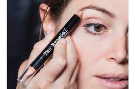 Well, we gathered tips from brow expert ramy gafni, who's groomed the if you're trying to figure out how to do your own brows, the key is to remain objective, according to gafni. Beauty Hack To Give Your Eyebrows An Instant Lift Be Beautiful India