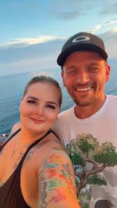 Does anyone have either 16 pine cones or 2 pine bonsai trees please🥺 I can  pay in bells also does anybody have a decoy duck I can catalog please?  Thanks🤩