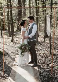 So schön kann es werden, wenn paare alles vergessen, was sie über hochzeit wissen. Heiraten Im Wald So Gelingt Die Fruhlingshochzeit Im Boho Stil