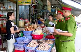 Ra quân thực hiện 'Tháng hành động vì an toàn thực phẩm' tại Bạc Liêu | Báo  Pháp luật Việt Nam điện tử