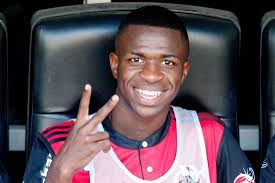 Vinícius júnior, 20, brezilya real madrid, 2018'den beri sol kanat piyasa değeri: De Sao Goncalo A Madri Vinicius Jr Nao Ve A Hora De Jogar Com Craques No Real Esportes R7 Futebol