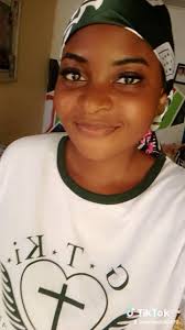 Juancho e Catarina vão a tribunal para deciderem a guarda de Emílio, mas os  ânimos exaltam-se e Catarina acaba por agredi-lo! Acompanhe "A Rainha do  Flow" de segunda a sexta, às 18:00 (