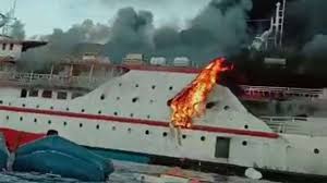 Kapal tanker pengangkut minyak mentah terbakar di galangan kapal pt waruna nusa sentana di kawasan pelabuhan belawan sabtu 25 mei 2019 19:39 wib kapal peti kemas terbakar dan meledak di pelabuhan thailand, melukai sedikitnya 50 orang. Gpkrc8yftqtyvm