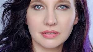 Saundra Curry's Instagram, Twitter & Facebook