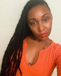 Hope Ellis's Instagram, Twitter & Facebook