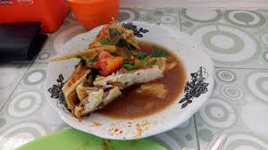 Dan di palembang muncullah makanan khas palembang pindang patin dengan bahan utama pembuatannya berupa ikan dengan rasa gurih segar, dan sangat nikmat disantap ketika hangat. Rm Pindang Pegagan Mbok Yah Restoran