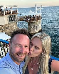 Alexis Parr's Instagram, Twitter & Facebook