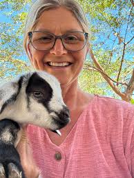 Glass amber roller bottles in Guatemala