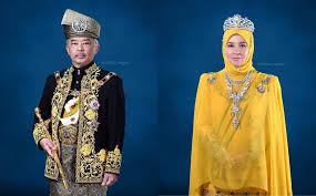 Perhiasan rasmi raja permaisuri agong. Selamat Pengantin Baru Muat Naik Potret Rasmi Sempena Istiadat Pertabalan Permaisuri Agong Tak Sabar Jadi Pengantin Lagi Gempak