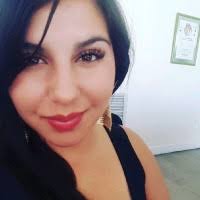 100+ perfiles de «Karina Molina»