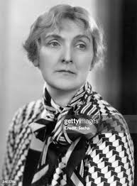 14 Photos & High Res Pictures