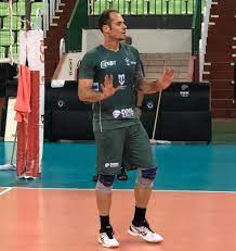 Join facebook to connect with ricardinho garcia volei and others you may know. Aos 44 Anos Ricardinho Volta As Quadras Em Meio A Crise Financeira Do Maringa Volei Pr Ge