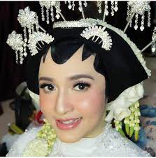 Check spelling or type a new query. Inspirasi Make Up Pengantin Adat Jawa Untuk Hijabers Tetap Bisa Pakai Paes