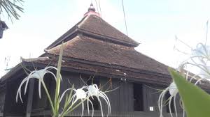 The historiography of masjid tua kampung laut is related to spread of islam to the whole malay world especially at jawa island and campa, however until today has no cross. Documentary Of Masjid Kampung Laut Youtube