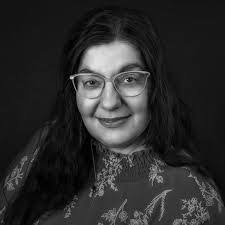 Laura Lipscomb's Instagram, Twitter & Facebook