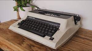 Fixing A Typewriter That Won't Type - Silver-Reed 1200Cr Repair & Clean -  Youtube