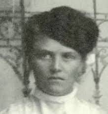 Lillie Belle's Instagram, Twitter & Facebook