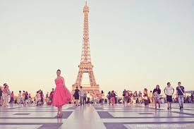 Saat ini menara eiffel menjadi tempat yang paling banyak dikunjungi di dunia dan sekitar tujuh juta orang menaiki tangga atau naik lift ke salah satu dari 6. Inilah 15 Landmark Terindah Di Paris Yang Wajib Dikunjungi Western Rovers Tour Travel