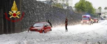 Il tornado si è abbattuto su montecchia crosara, provocando danni al palazzetto dello sport. Maltempo Grandinata Eccezionale In Provincia Di Bergamo Radio Bruno