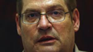 Battlelines drawn over lawyer's fight to return to the bar