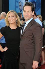 Paul rudd has had 1 relationship dating back to 1998. What Is The Age Difference Between Ant Man Star Paul Rudd And His Wife Julie Yaeger